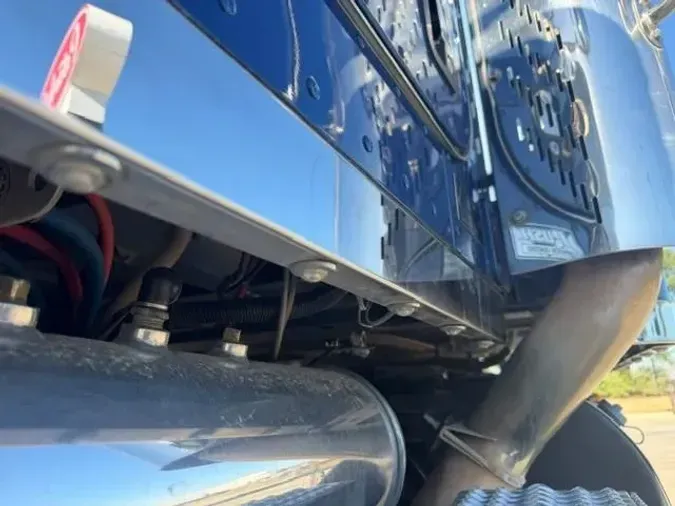 2023 Peterbilt 389dd6be5f299d4ad1a5139df4d8be8309d