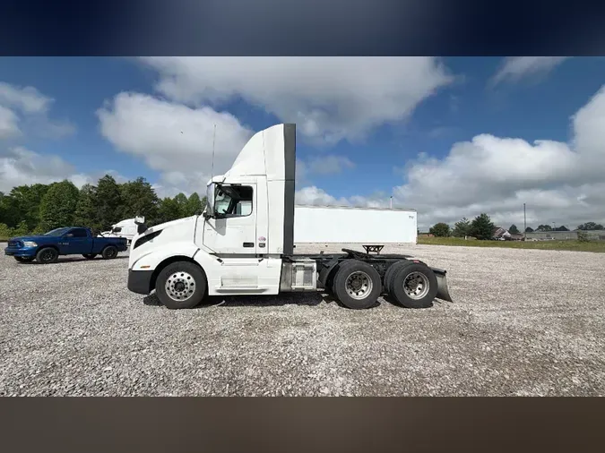2020 Volvo VNL300