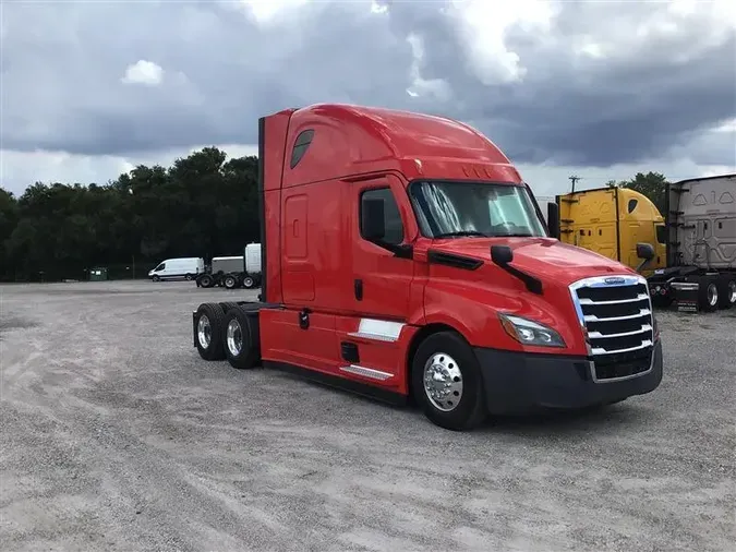 2022 FREIGHTLINER CA126