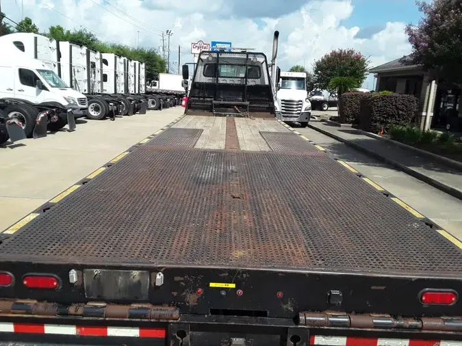 2018 FREIGHTLINER M2-112