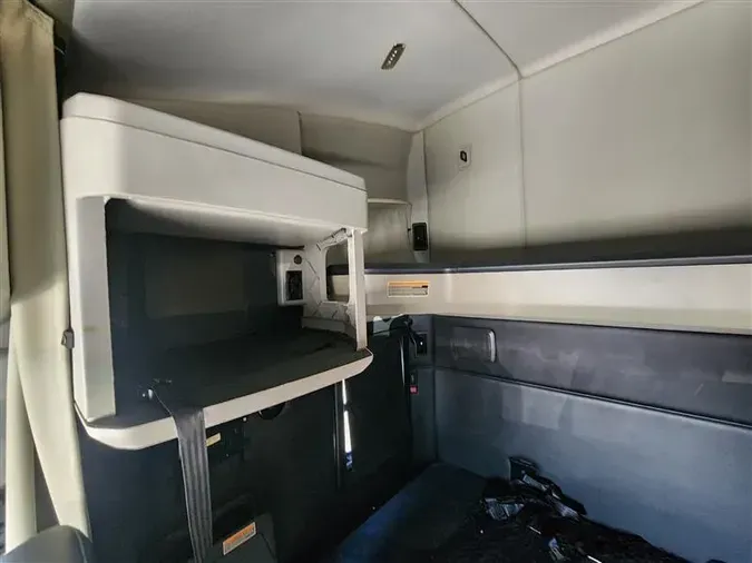 2023 KENWORTH T680
