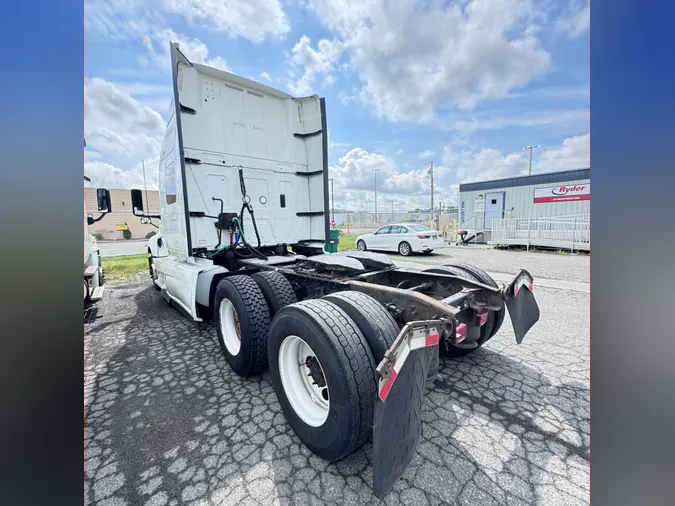 2019 NAVISTAR INTERNATIONAL LT625 SLPR CAB