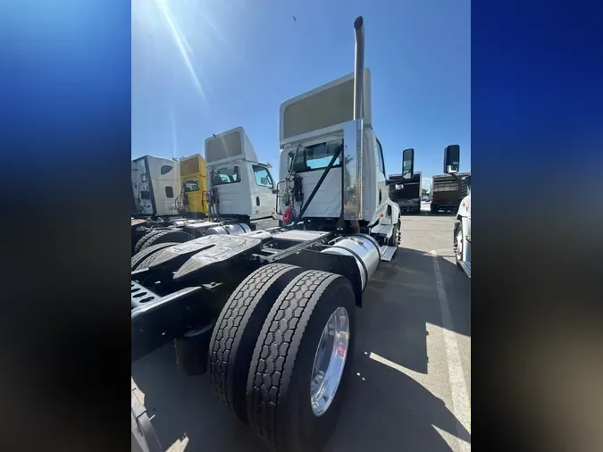 2021 NAVISTAR INTERNATIONAL LT625 DAYCAB S/A