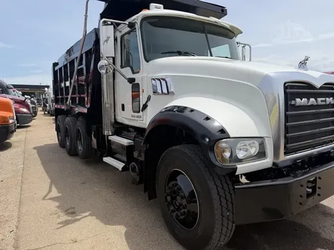 2014 MACK GRANITE GU433