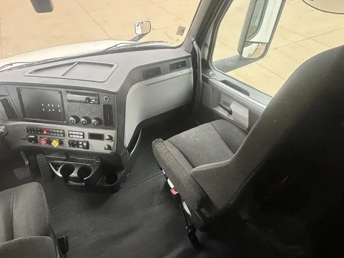 2019 Freightliner Cascadia 126