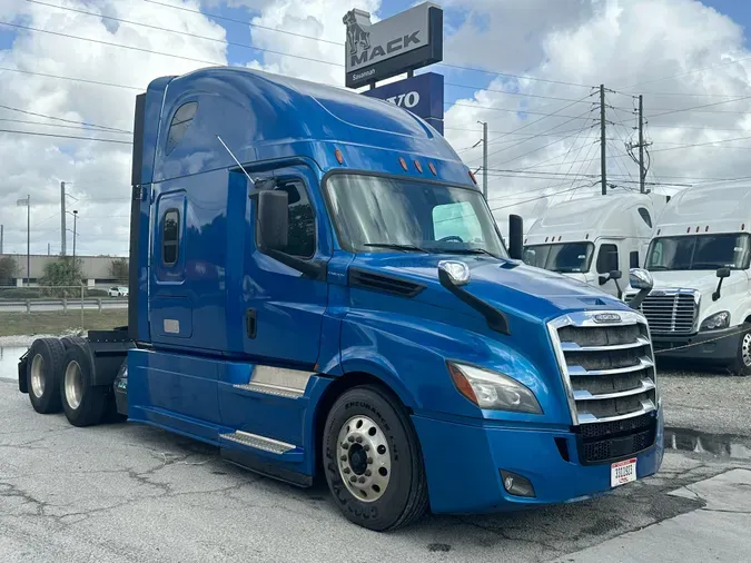 2019 Freightliner Cascadia 126