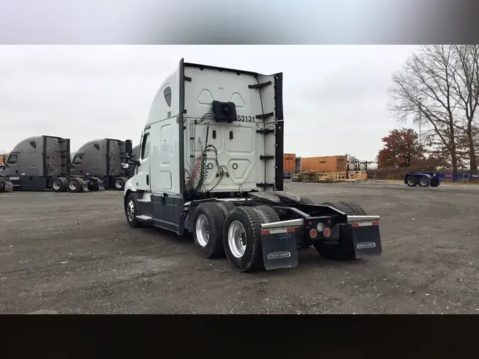 2022 Freightliner Cascadia 126dd839e7c32396bf4610fe10d67fb3c60
