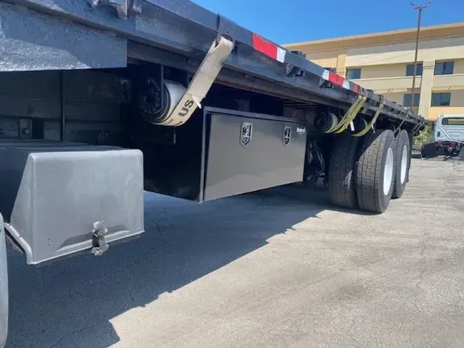2018 Freightliner Business Class M2 106
