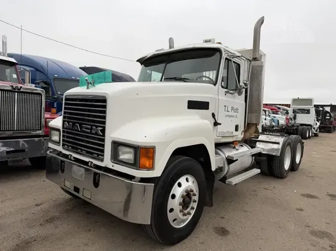 2003 MACK CH613dd87a9a0b86be0ebd9b578c38d8533ef