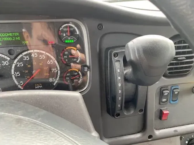 2023 Freightliner Business Class M2 106