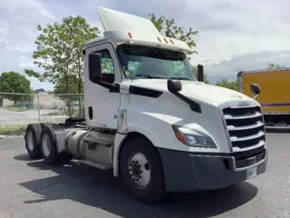 2019 FREIGHTLINER T12664ST