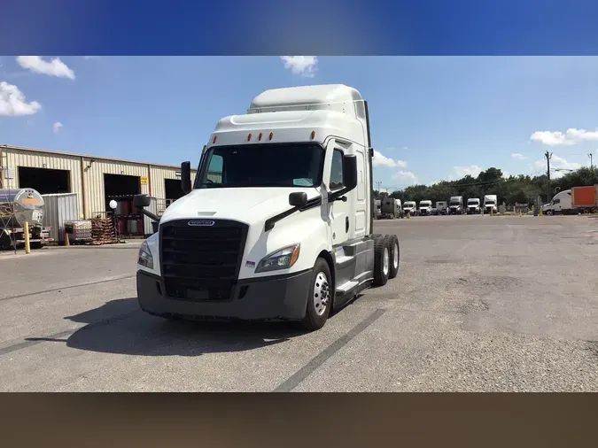2021 Freightliner Cascadia 126