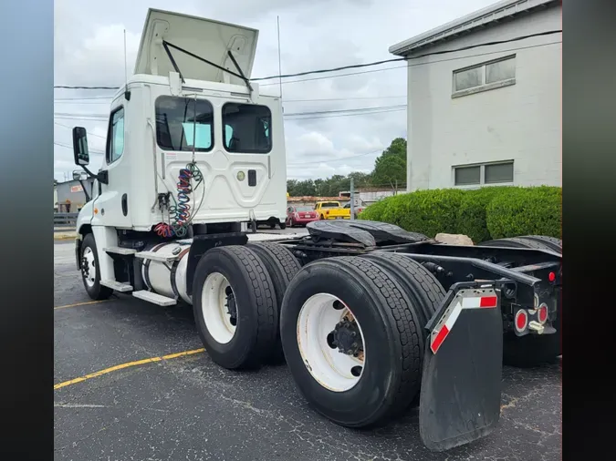 2017 FREIGHTLINER/MERCEDES CASCADIA 125