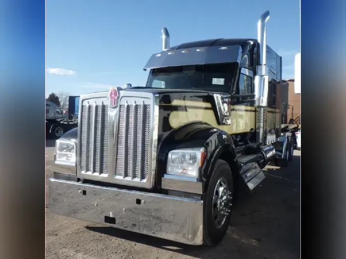 2021 KENWORTH W990