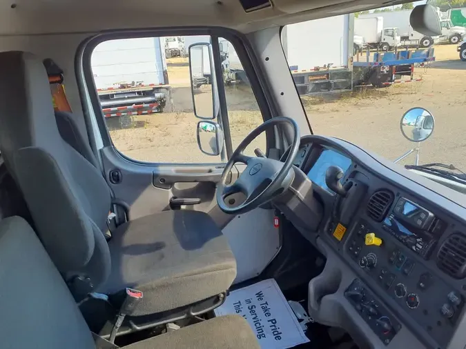 2021 FREIGHTLINER/MERCEDES M2 106dd8df4eff14ef52f94e53a254d36a6a9