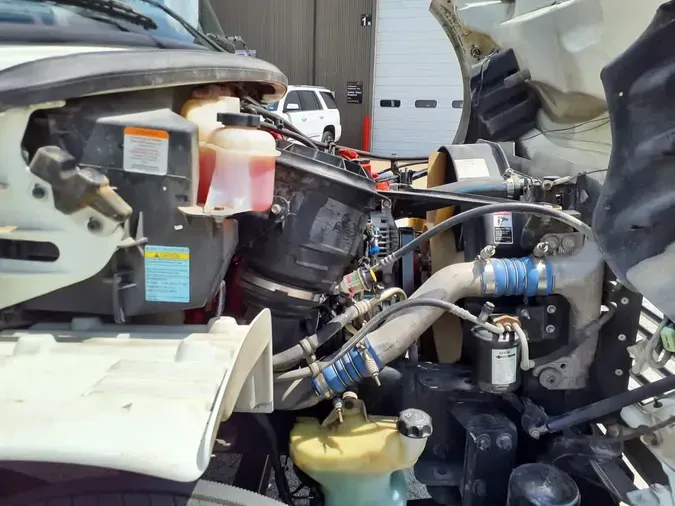 2018 FREIGHTLINER M2 106