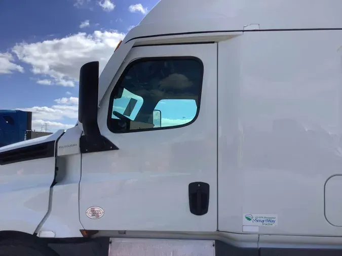 2022 Freightliner Cascadia 126