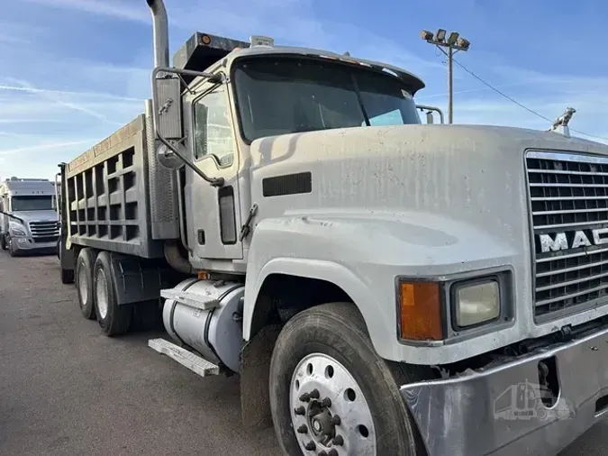 2006 MACK CHN613