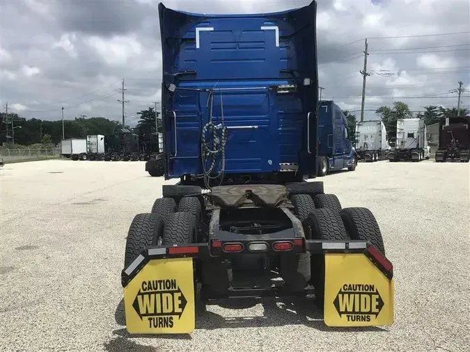 2021 VOLVO VNL760