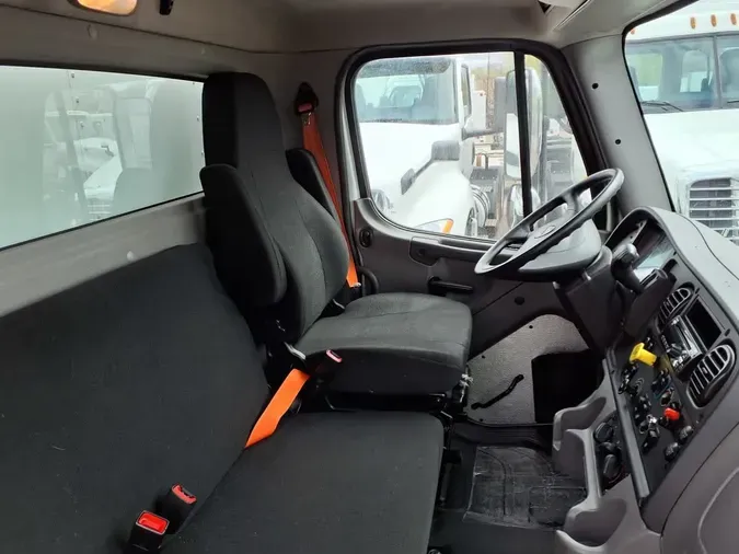 2019 FREIGHTLINER/MERCEDES M2 106