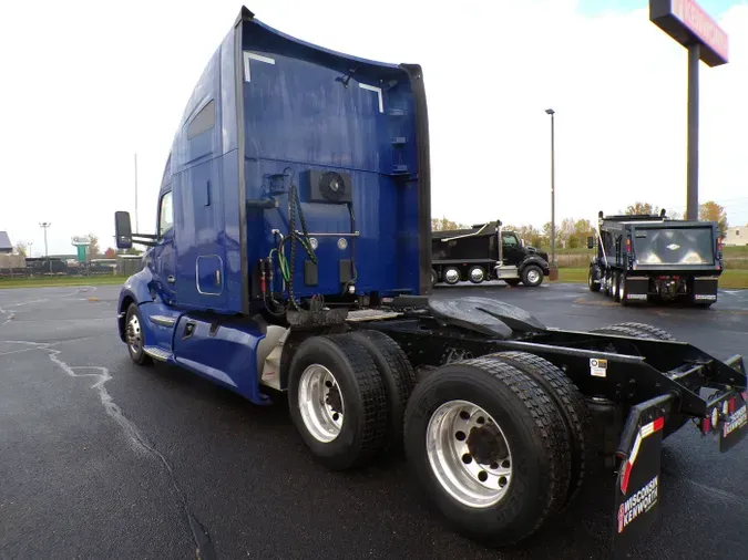 2022 Kenworth T680dd99d6146ff2608a127b31c0c96618d5
