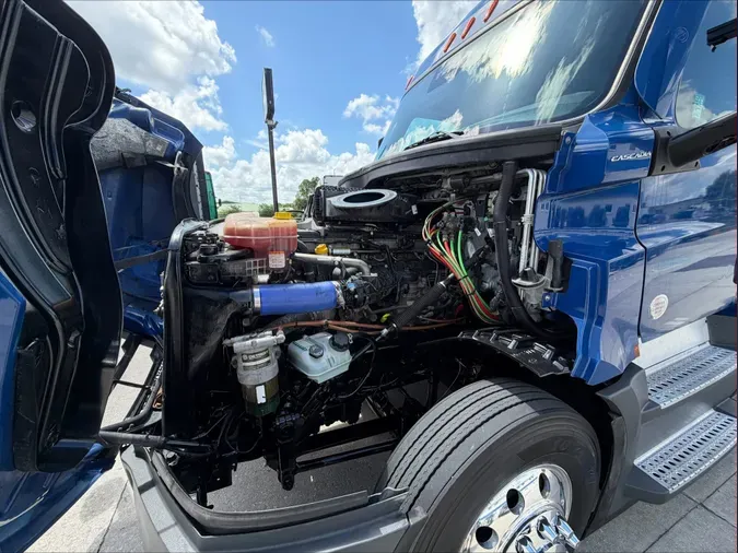 2022 Freightliner Cascadia 126dd9bccda7e303b61e860db0a9122c6b2