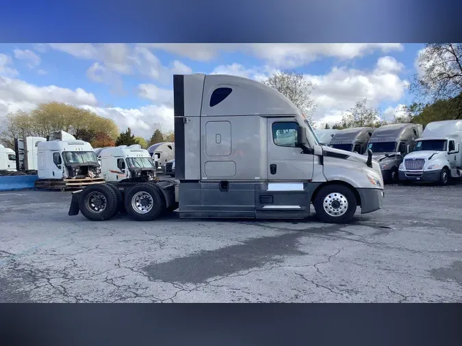 2022 Freightliner Cascadia 126dda0113543e7dc8f5232b0cf98df186a