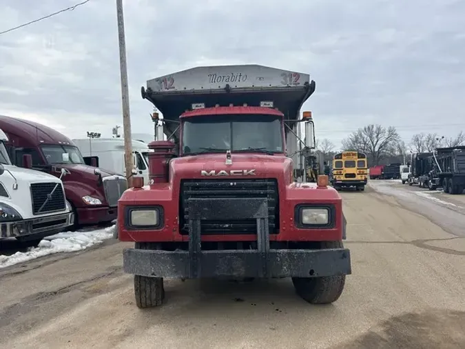 1996 MACK RD690S