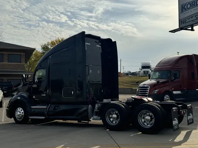 2022 KENWORTH T680