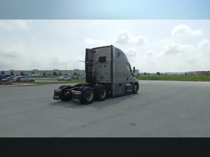 2023 Freightliner Cascadia 126