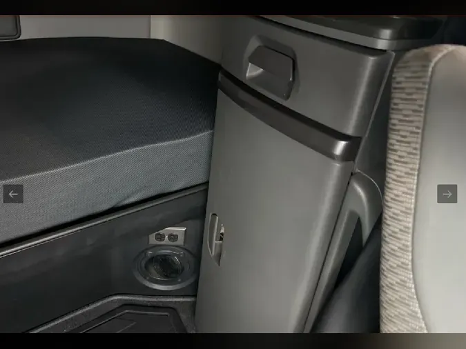 2025 VOLVO VNL64T760