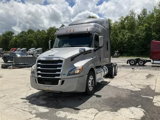 2019 FREIGHTLINER CA126