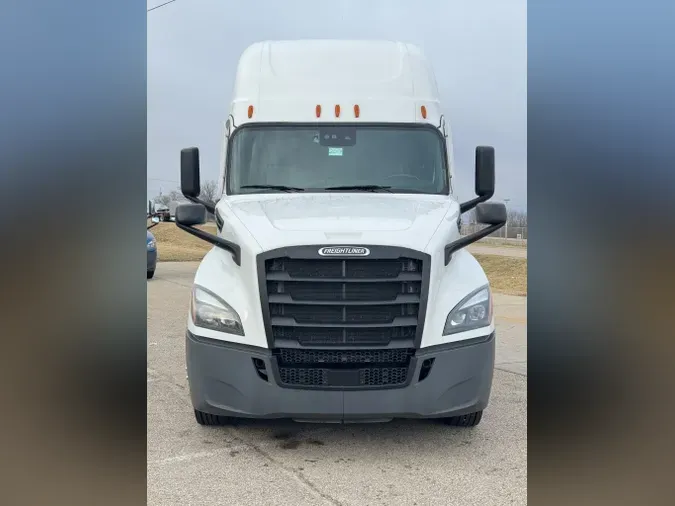 2022 FREIGHTLINER Cascadia 126