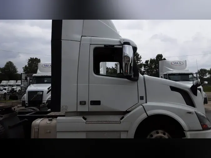 2018 Volvo VNL300