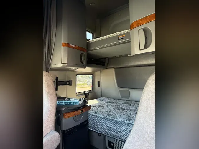 2022 International LT625