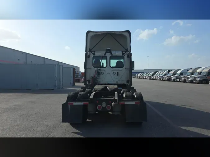 2019 Freightliner Cascadia 126