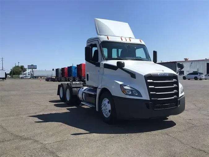 2019 FREIGHTLINER CA126