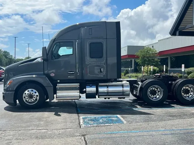 2025 Kenworth T680