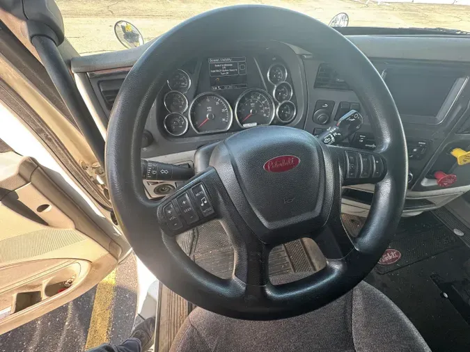 2022 Peterbilt 579