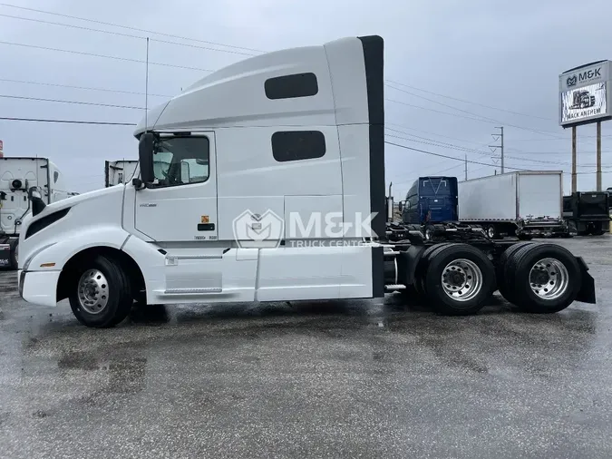 2020 VOLVO VNL64T760