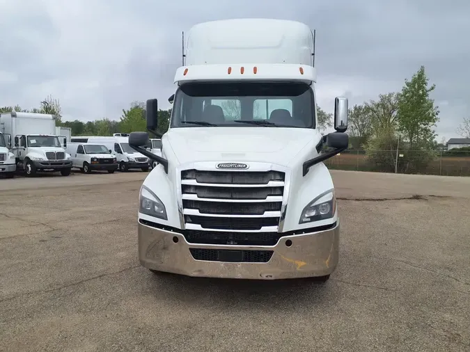 2019 FREIGHTLINER NEW CASCADIA 116