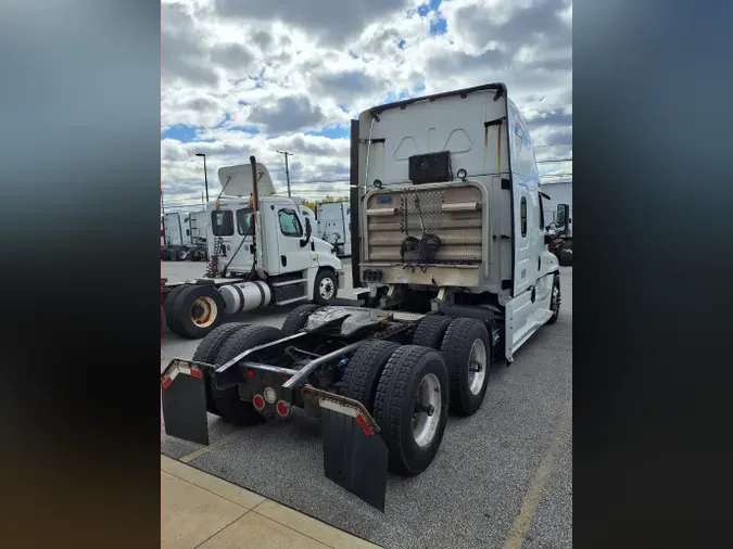 2020 FREIGHTLINER/MERCEDES CASCADIA 125