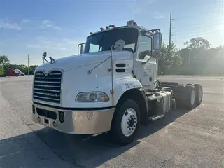 2016 MACK CXU613