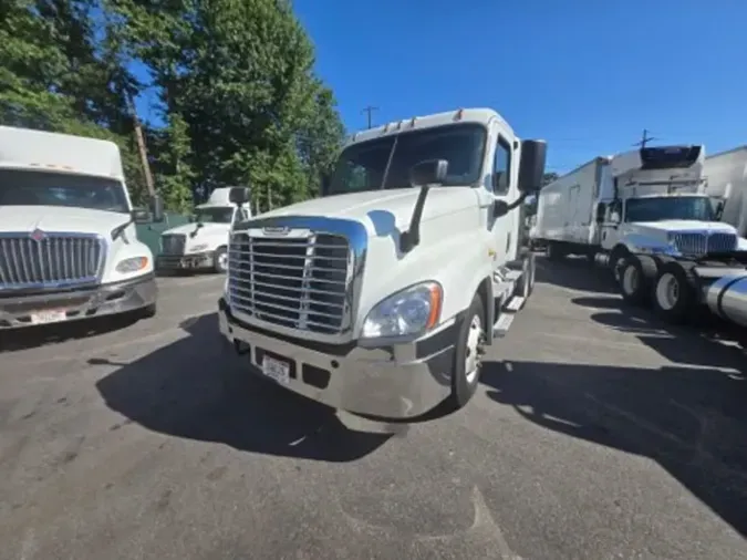 2019 FREIGHTLINER CASCADIA 125ddc490b8e5ce91132f036a71f0f48cef