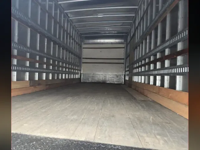 2018 FREIGHTLINER M2 106