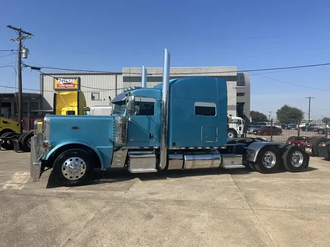 2023 Peterbilt 389