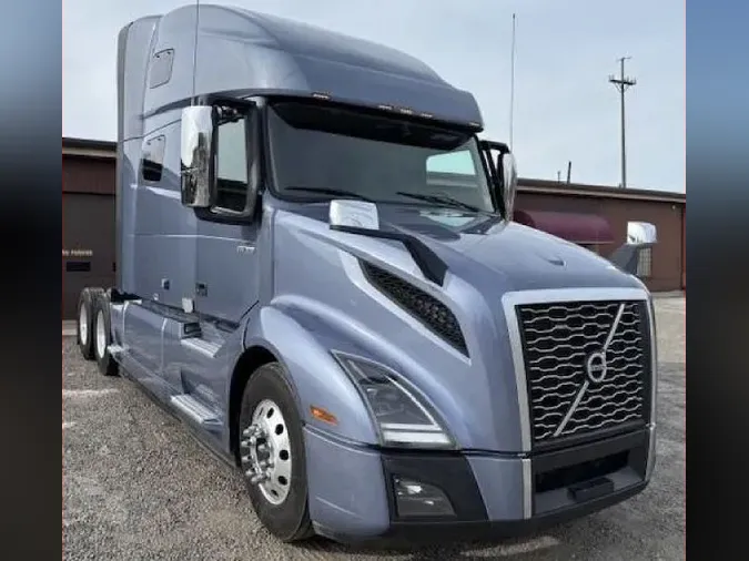 2023 VOLVO VNL64T760