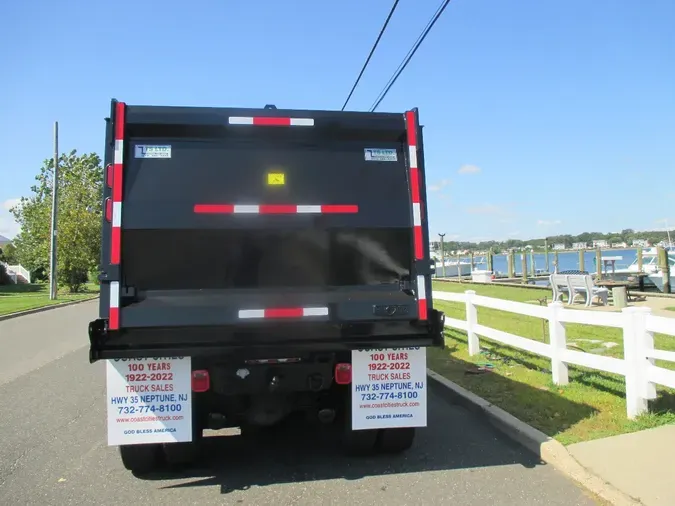 2017 INTERNATIONAL 7400 6X4