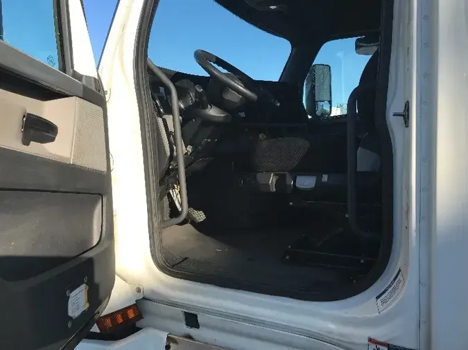 2019 Freightliner T12664ST