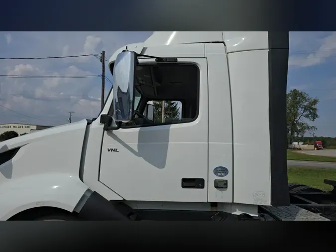 2020 Volvo VNL300ddd2fbe4a27de96e055514b58b5e6b86